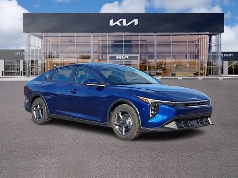 Certified 2025 Kia K4 LXS image 1