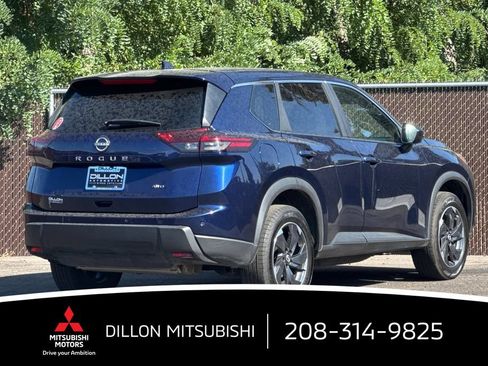 Used 2025 Nissan Rogue SV AWD/4WD image 7