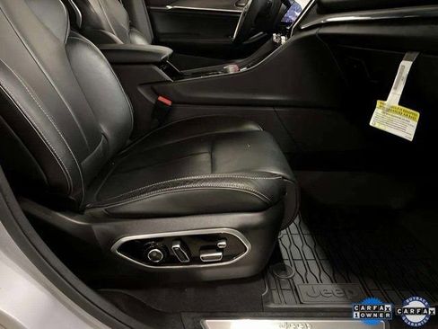 Used 2023 Jeep Grand Cherokee Overland w/ Luxury Tech Group IV image 86