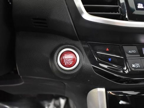 Used 2017 Honda Accord EX-L image 18