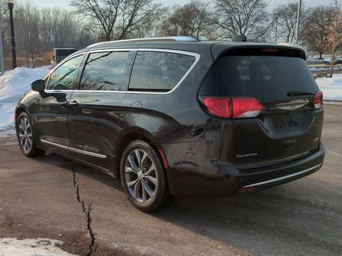 Used 2020 Chrysler Pacifica Limited w/ Tire & Wheel Group image 6
