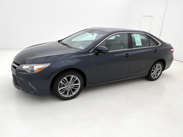 Used 2017 Toyota Camry SE FWD image 5