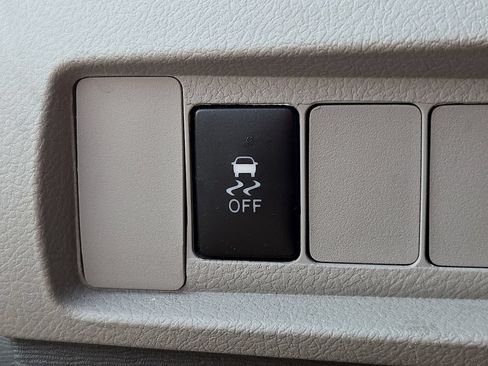Used 2020 Toyota Sienna LE FWD image 28