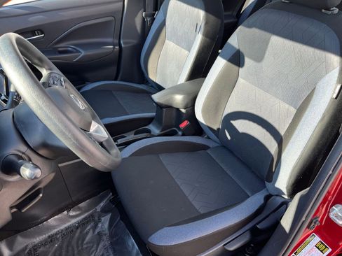 Used 2025 Nissan Versa SV image 32