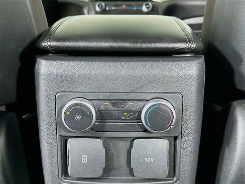 Used 2020 Ford Explorer XLT image 28