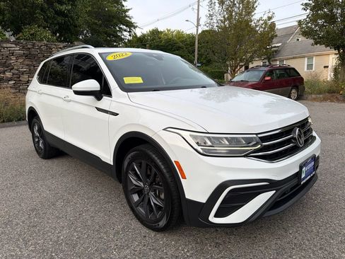 Used 2022 Volkswagen Tiguan SE w/ Panoramic Sunroof Package AWD/4WD image 8