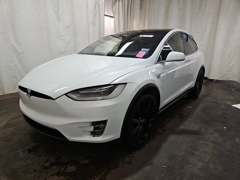 Used 2017 Tesla Model X 75D image 2