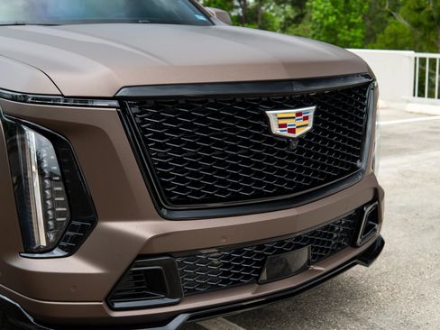 Used 2025 Cadillac Escalade V w/ LPO, Floor Liner Package image 10