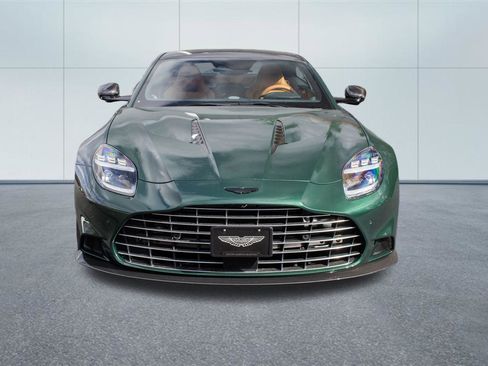 Used 2025 Aston Martin Vanquish RWD image 7