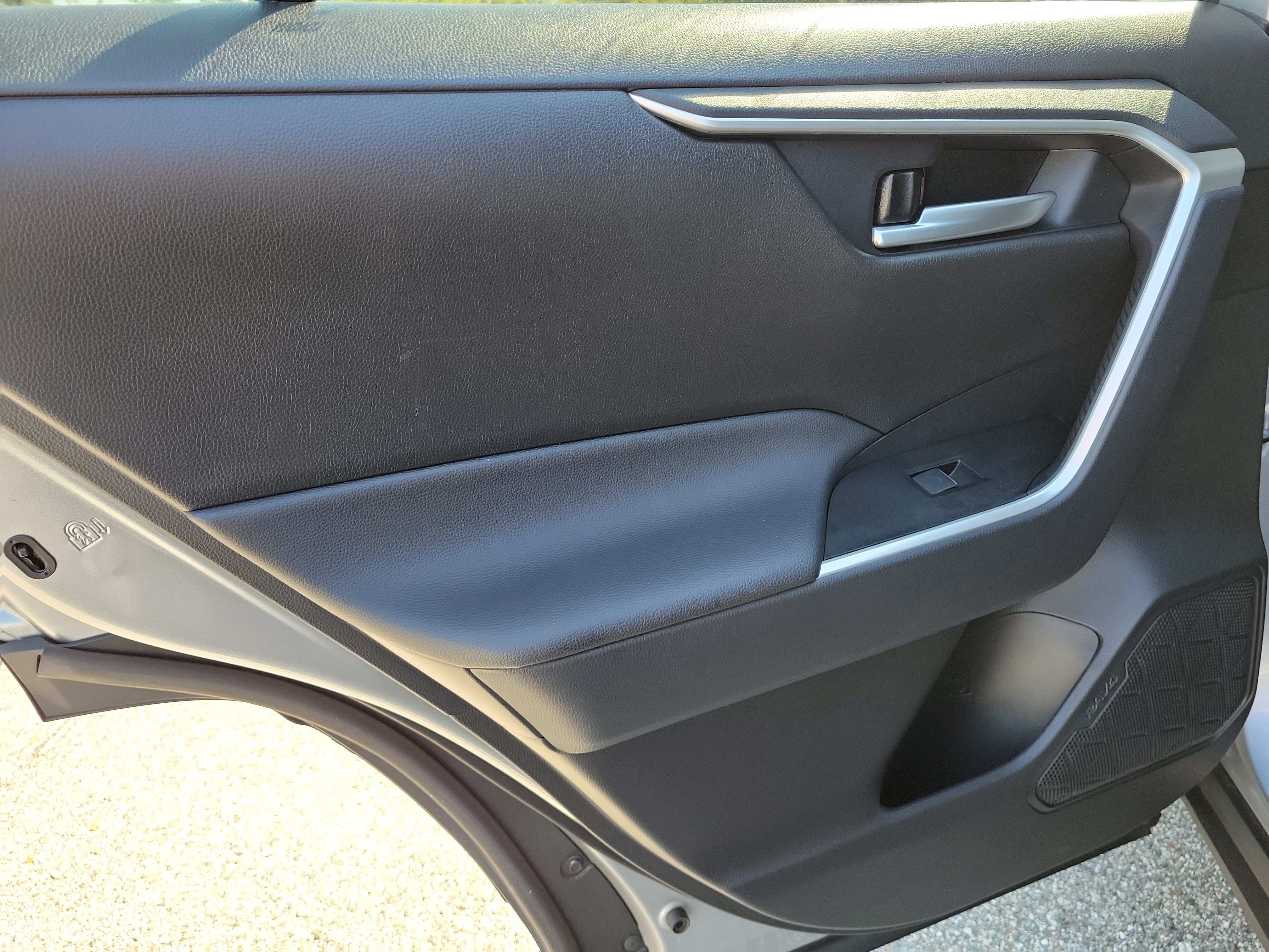 Used 2025 Toyota RAV4 XLE FWD image 21