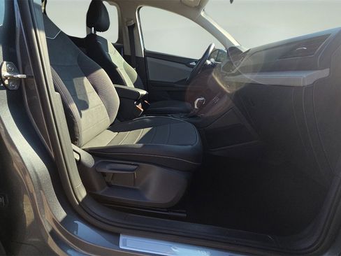 Used 2024 Volkswagen Taos SE image 13