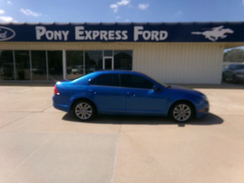 Used 2011 Ford Fusion SEL FWD image 2