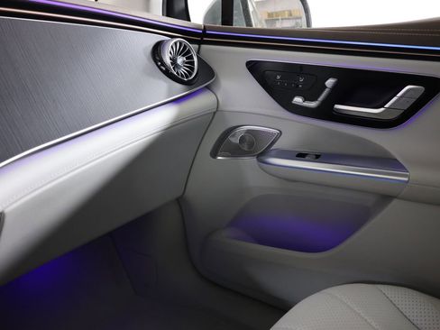 Used 2023 Mercedes-Benz EQE 350+ 4MATIC SUV w/ Exclusive Trim Package image 18