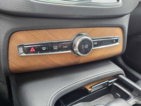 Used 2023 Volvo XC90 B6 Core w/ Protection Package Premier image 33