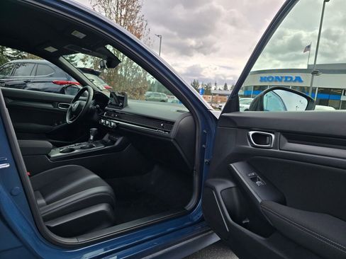 Certified 2025 Honda Civic Sport image 9