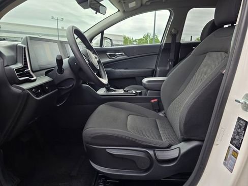 Used 2024 Kia Sportage LX AWD/4WD image 8