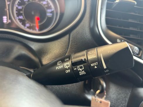 Used 2019 Jeep Cherokee Latitude w/ Popular Appearance Group image 14