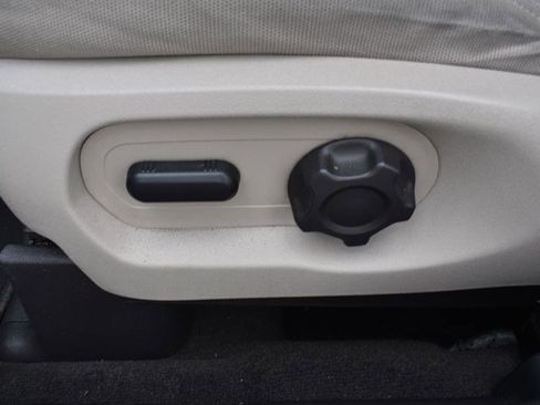 Used 2012 Ford Explorer XLT image 11