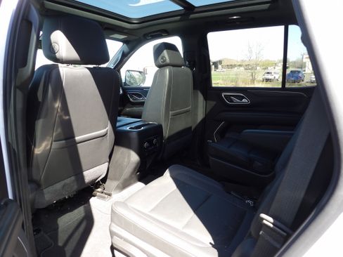 Used 2021 Chevrolet Tahoe LT w/ LT Signature Package image 7