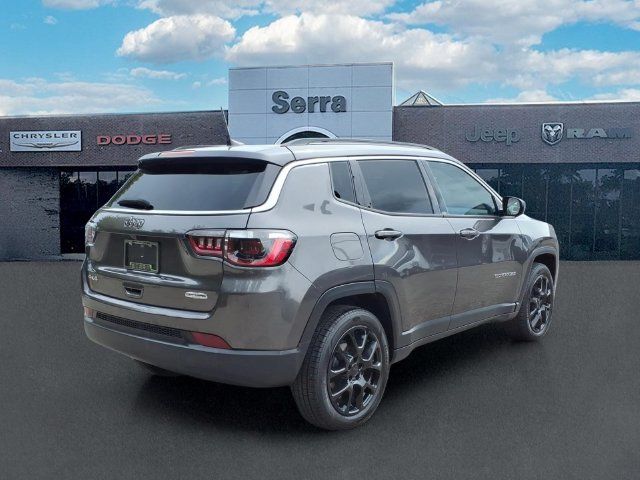 Used 2022 Jeep Compass Latitude AWD/4WD image 7