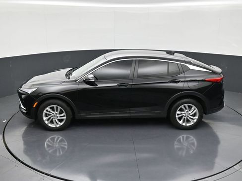 Used 2025 Buick Envista Preferred w/ Convenience II Package FWD image 13