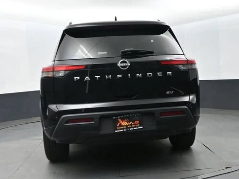 Used 2024 Nissan Pathfinder SV FWD image 8