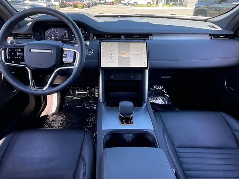 Used 2025 Land Rover Discovery Sport Dynamic SE AWD/4WD image 18