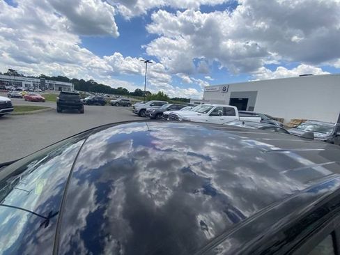 Used 2024 Chevrolet Equinox LS w/ LS Convenience Package AWD/4WD image 3