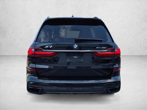 Used 2022 BMW X7 xDrive40i w/ M Sport Package AWD/4WD image 6
