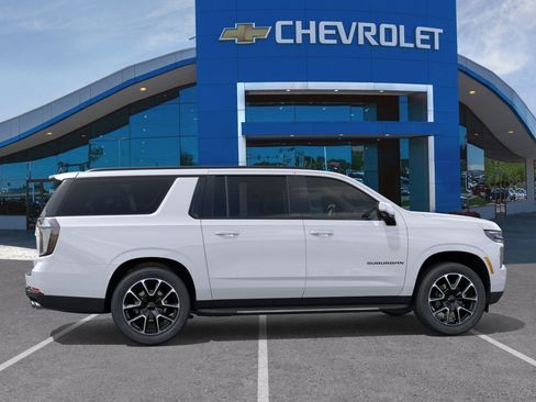 New 2026 Chevrolet Suburban RST image 5
