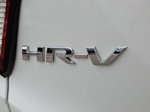 Certified 2022 Honda HR-V LX image 11