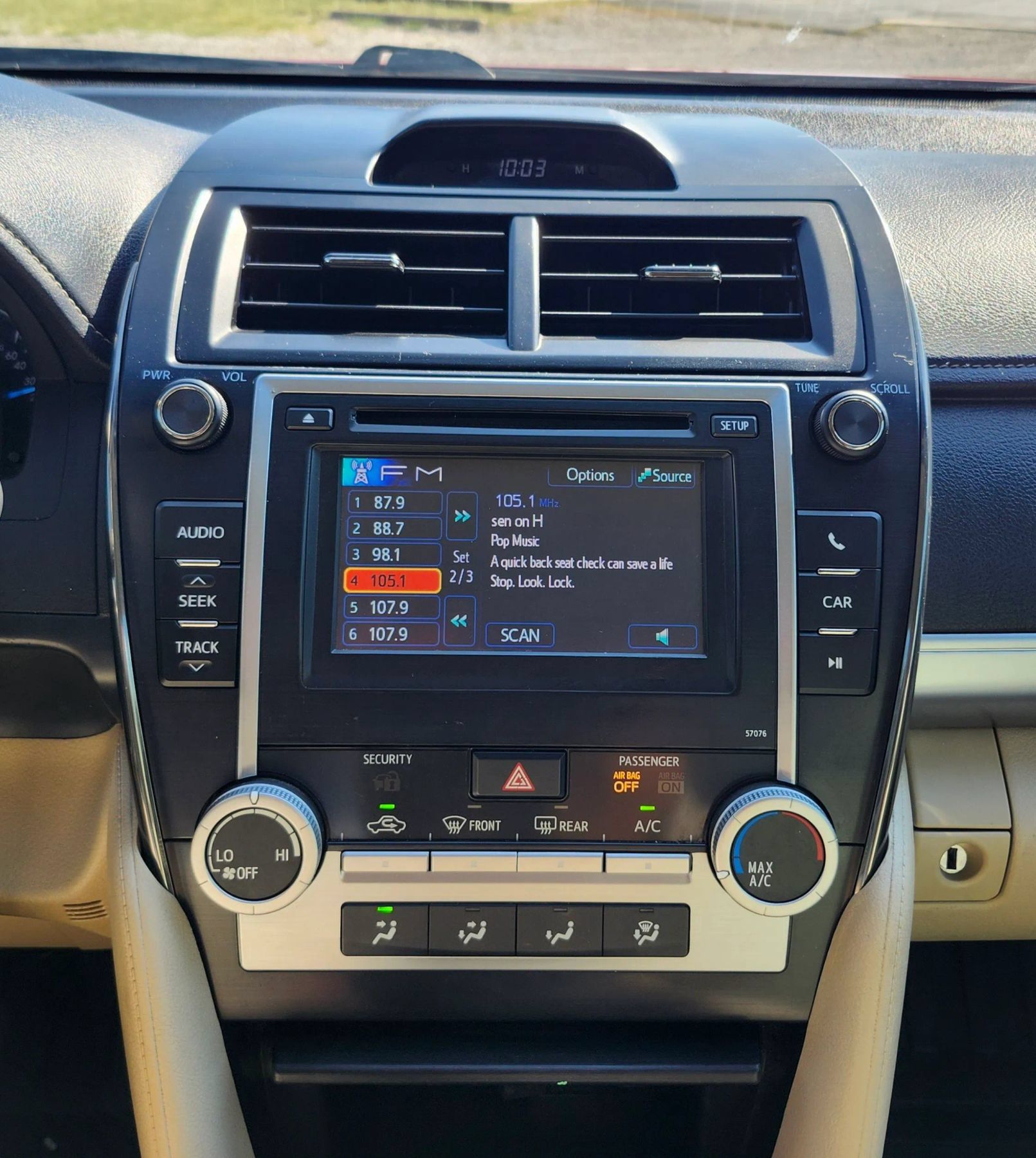Used 2014 Toyota Camry LE FWD image 23