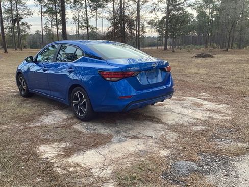 Used 2024 Nissan Sentra SV image 3