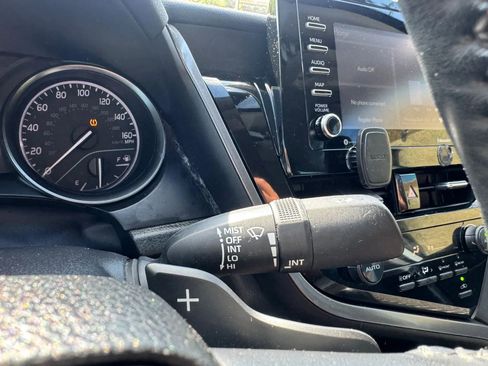 Used 2021 Toyota Camry SE FWD image 10