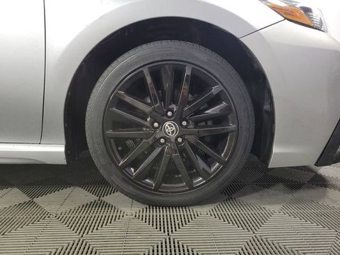 Used 2021 Toyota Camry SE image 11