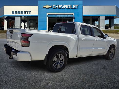 Used 2025 Nissan Frontier SV w/ SV Convenience Package image 6