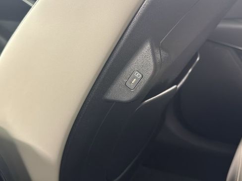 New 2025 Kia Niro EX Touring image 35