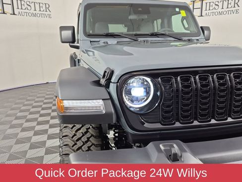 Used 2025 Jeep Wrangler Unlimited Sport AWD/4WD image 11