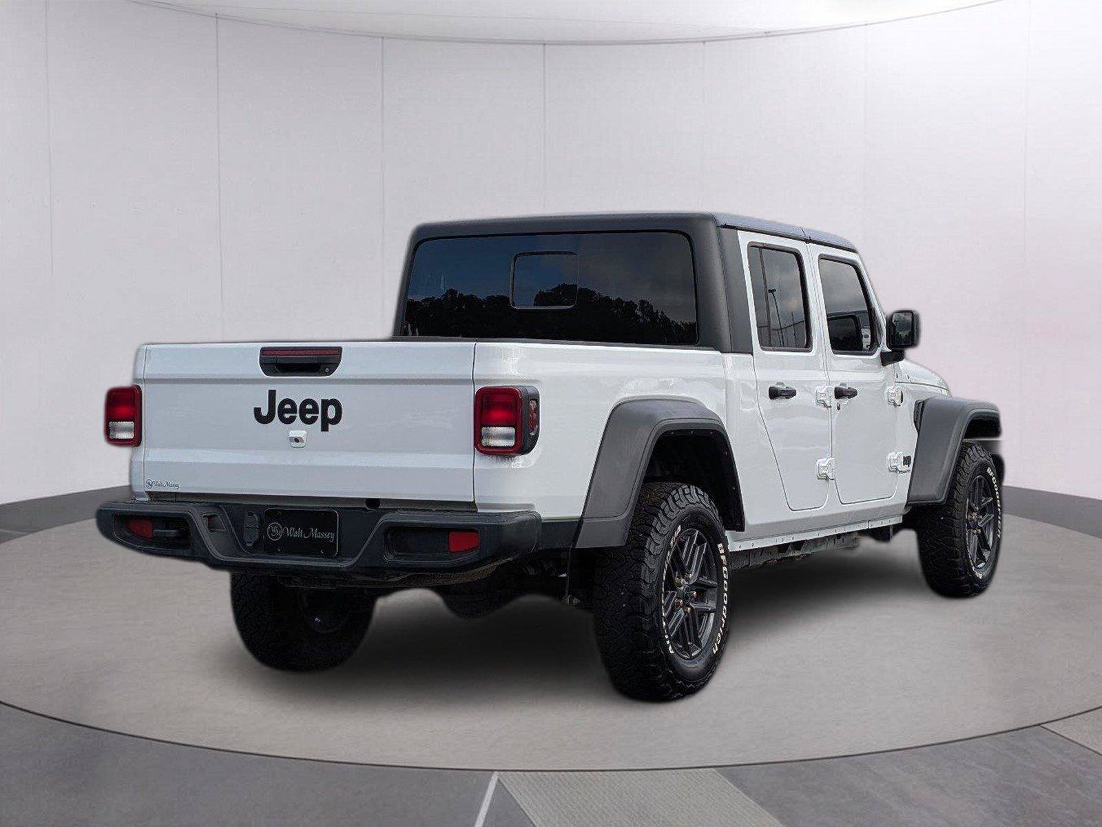 Used 2025 Jeep Gladiator Sport AWD/4WD image 6