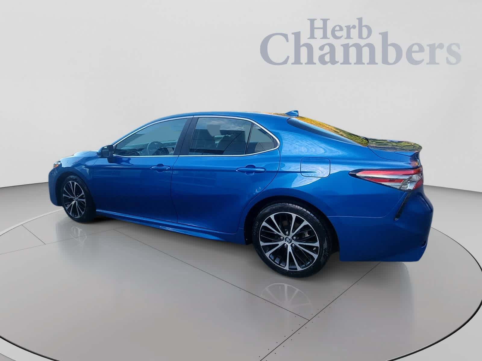 Used 2019 Toyota Camry SE FWD image 11