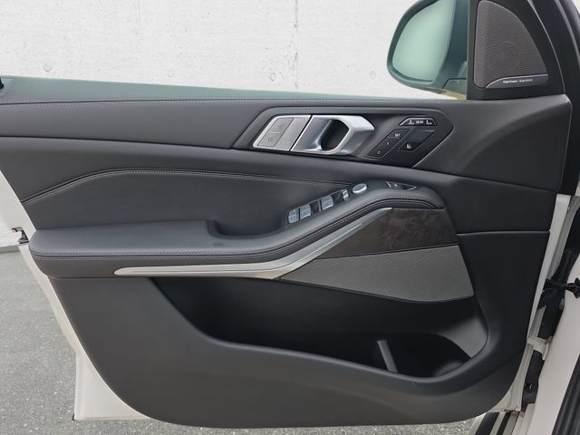 Used 2026 BMW X7 xDrive40i AWD/4WD image 30