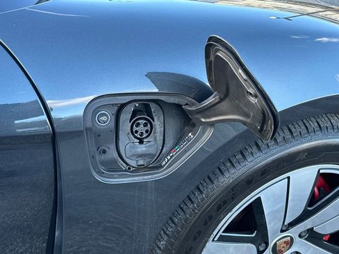 Used 2020 Porsche Taycan 4S image 9