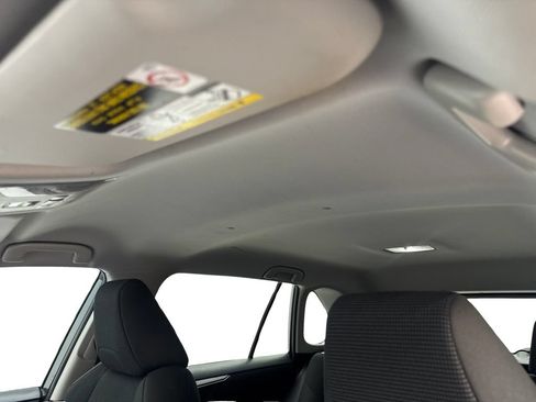 Used 2021 Toyota RAV4 LE FWD image 71