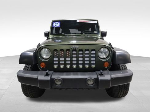 Used 2007 Jeep Wrangler Unlimited Sahara w/ Dual Top Group image 5