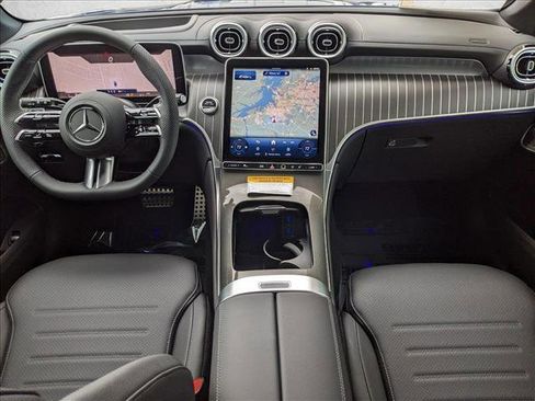 Used 2025 Mercedes-Benz GLC 300 4MATIC image 15