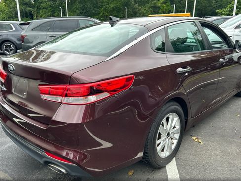 Used 2016 Kia Optima LX w/ LX Convenience Package FWD image 3