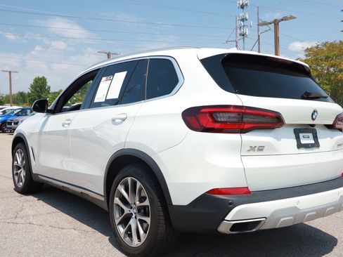 Used 2022 BMW X5 xDrive40i w/ Premium Package AWD/4WD image 3