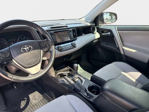 Used 2018 Toyota RAV4 XLE image 14