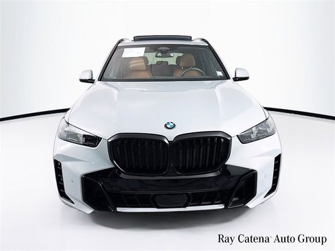 Used 2024 BMW X5 xDrive40i w/ Executive Package image 2