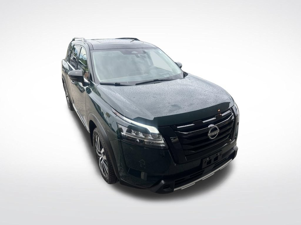Certified 2024 Nissan Pathfinder Platinum w/ Black Appearance Package AWD/4WD image 37